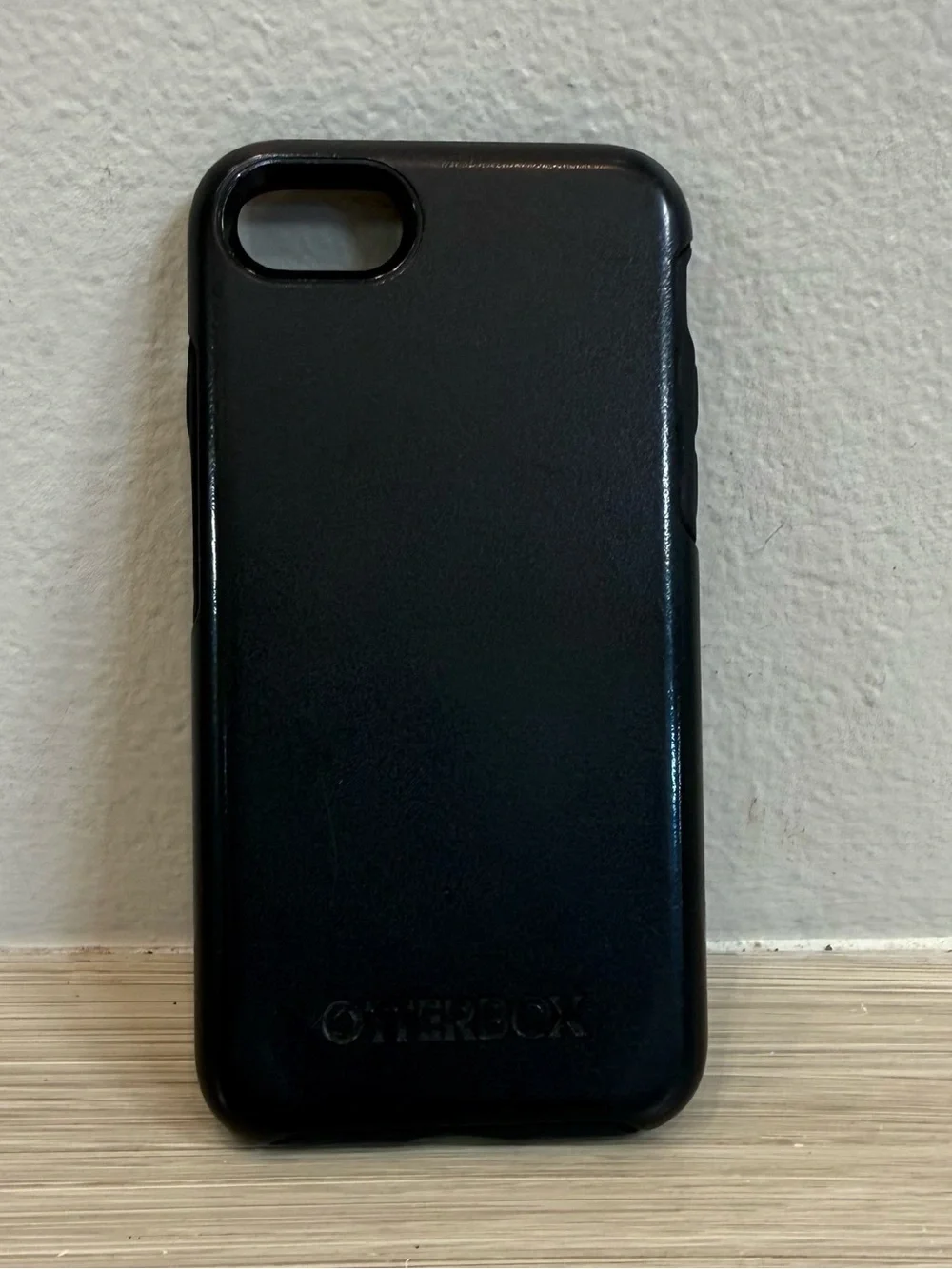 OtterBox Symmetry Series Black Protective Case for iPhone SE 2nd gen/8/7 sleek